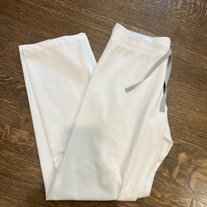 Figs scrub bottoms! White!